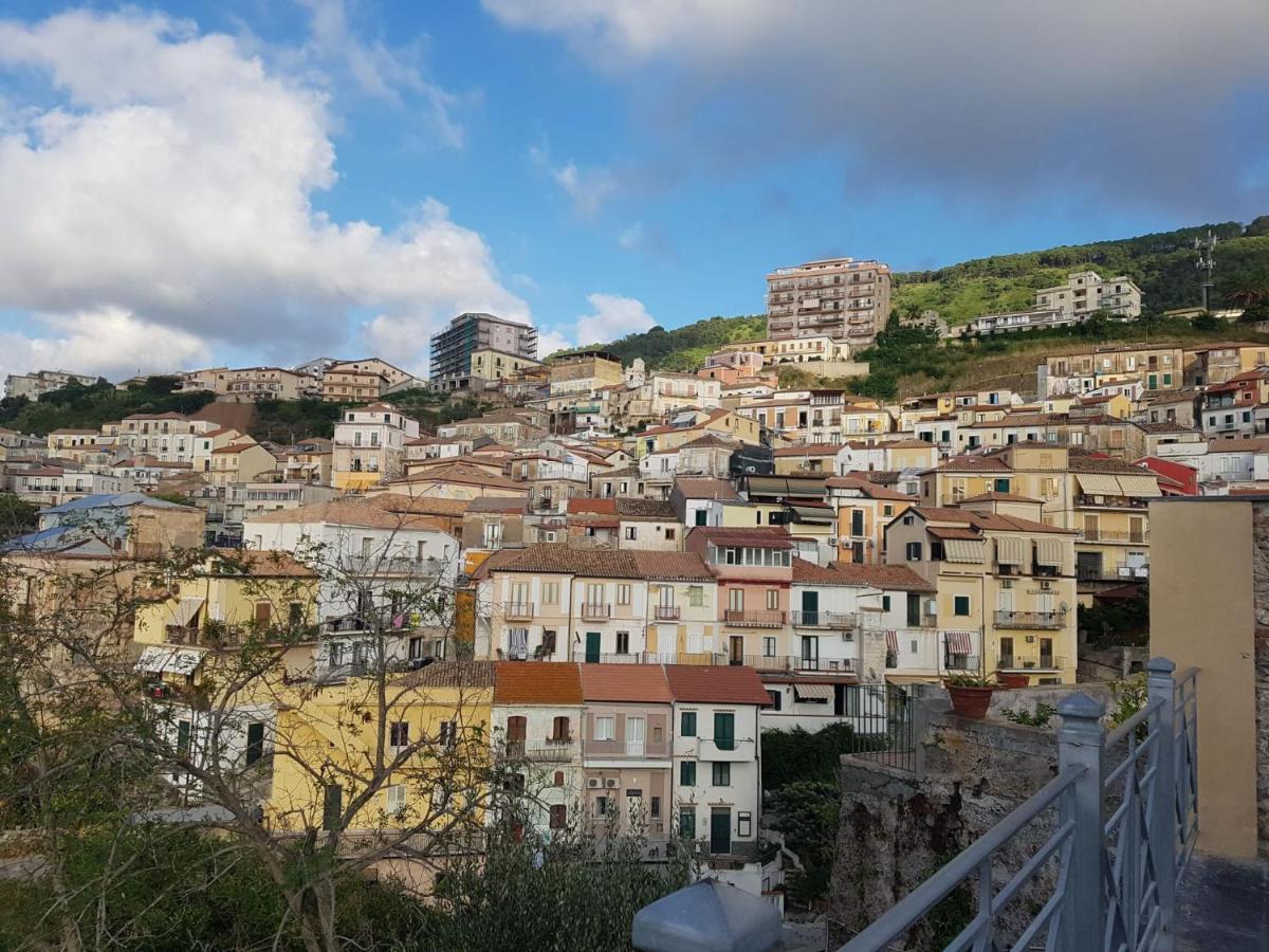 B&B Il Vicolo Di Pizzo Luaran gambar