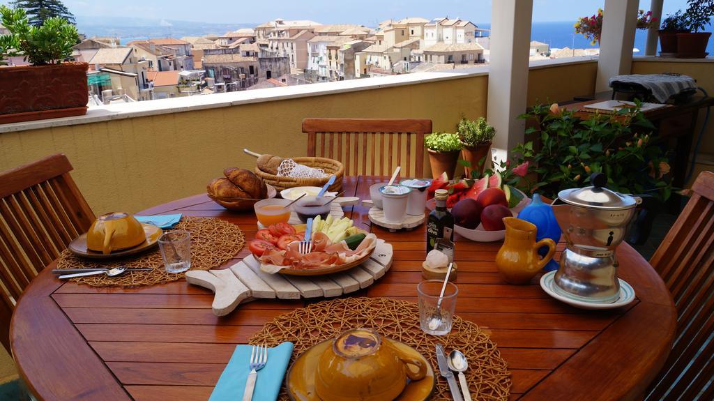 B&B Il Vicolo Di Pizzo Luaran gambar